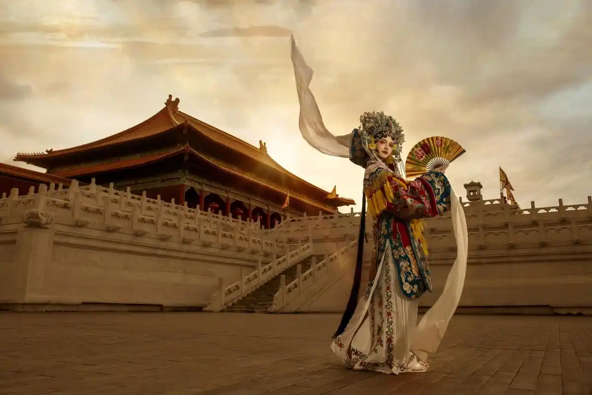 "待上浓妆好戏开场" | 戏曲摄影.初听不知曲中意,再闻已是 - 抖音