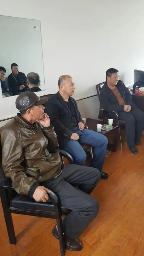 绥化市电业局委托海伦市电业局到前进乡前进村进行走访