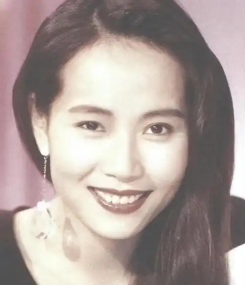 叶童凭许仙走红拿金像奖双料影后结婚36年丈夫出轨8次