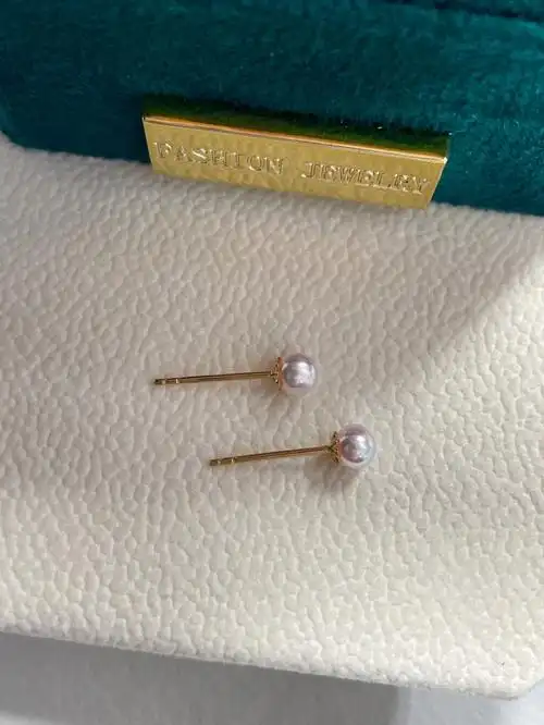 珍珠耳钉