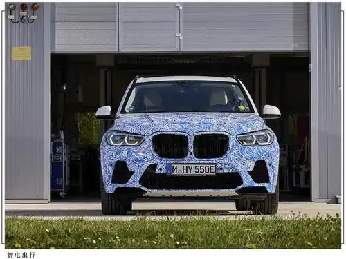 宝马x5新路试谍照曝光最快2022年发布图文