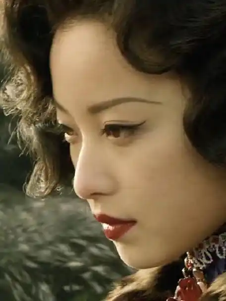 通通闪开被《金陵十三钗》里的倪妮美晕#娱乐影像力##转发接龙开新年