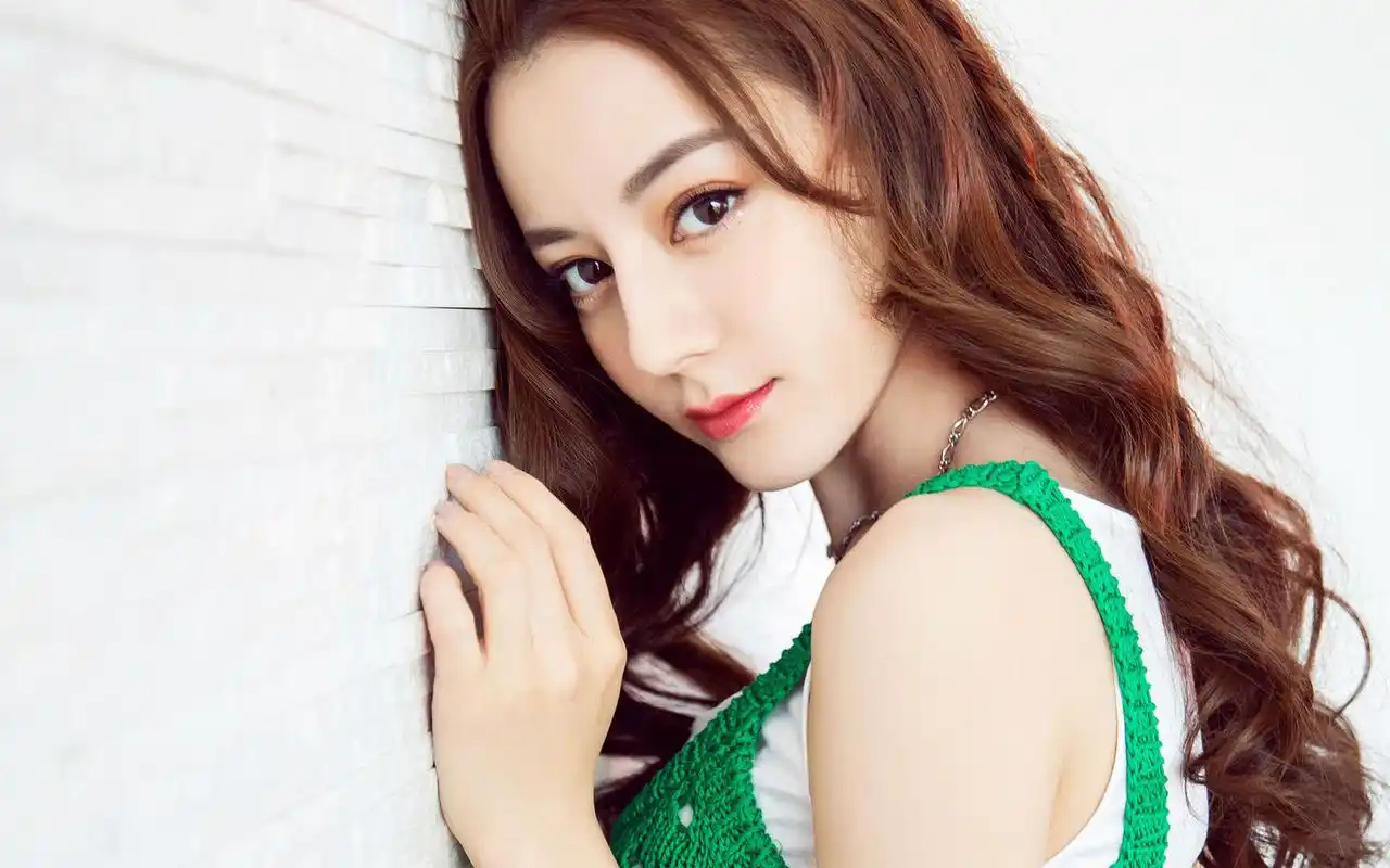 迪丽热巴性感甜美写真桌面壁纸高清大图预览1920x1200_大陆明星下载