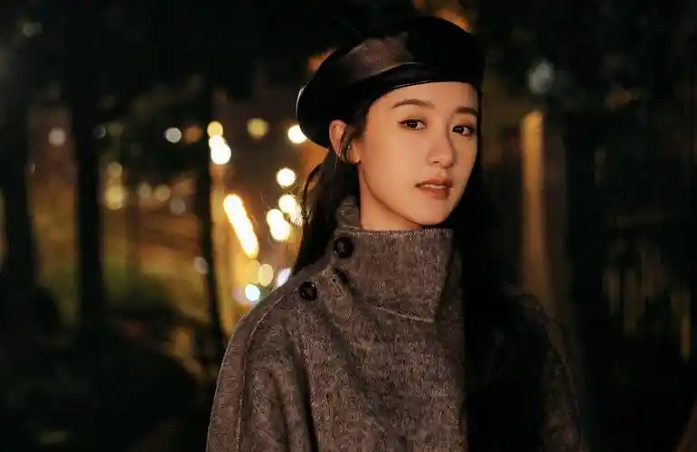 杨紫离开之后欢瑞剩下的袁冰妍和张予曦成了备受关注的两位演员,原本