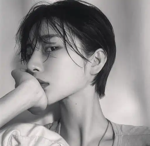 超酷女孩的中性短发