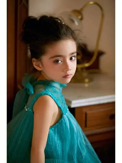 混血宝宝颜值超高