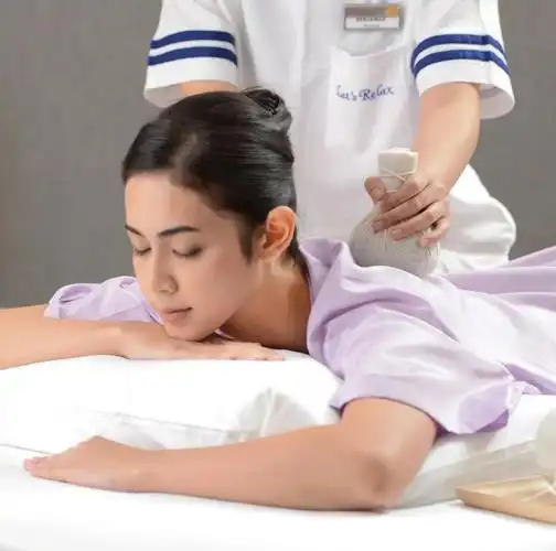 肌肤里层,可以有效缓解肌肉酸痛,促进血液循环,是完成泰式按摩体验的