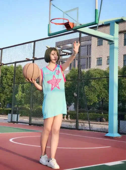 篮球短发少女写真
