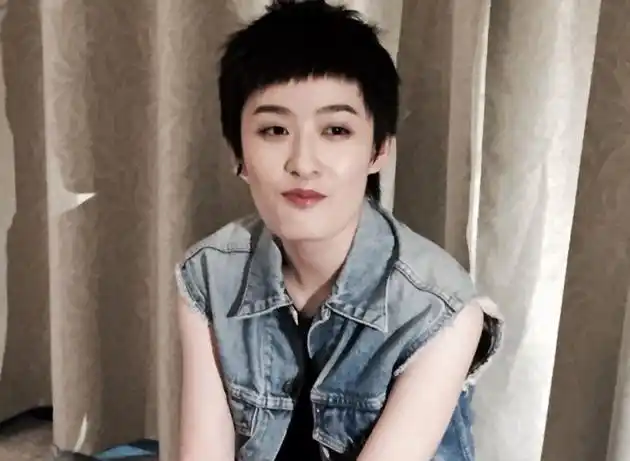 评论:曾轶可与边检冲突 法律面前没有明星vip通道