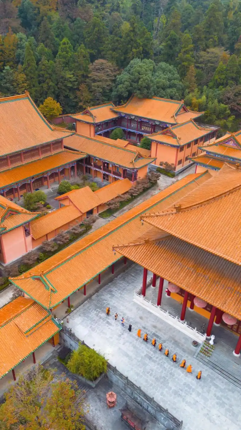 这是什么神仙寺庙?简直就是杭州小故宫!