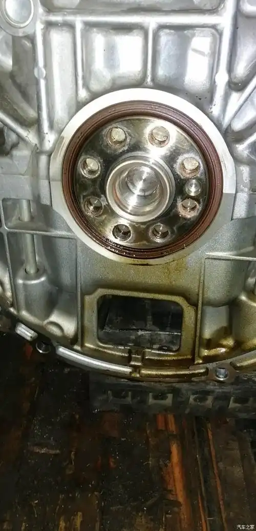 15款汉兰达后曲轴油封漏油水泵漏防冻液