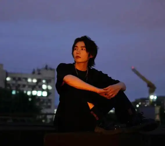 夜晚适合在天台上拍照