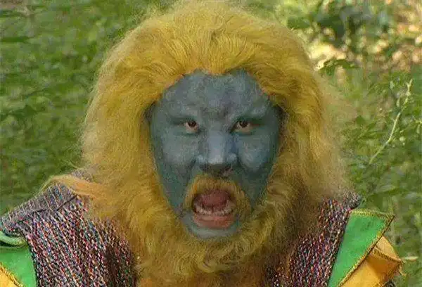 其实这也不能怪杨戬,他大闹天宫是因为他当年已经劈山救母成功了,没