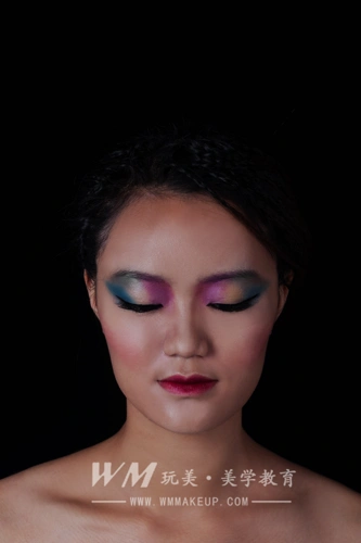 舞台黑暗系妆容