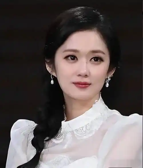 "同脸不同命",刁蛮公主张娜拉与赵丽颖撞脸,大众称:孪生姐妹_何润东