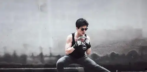 歌手李健身材上热搜,46岁的完美体型,这身材是真实的吗?