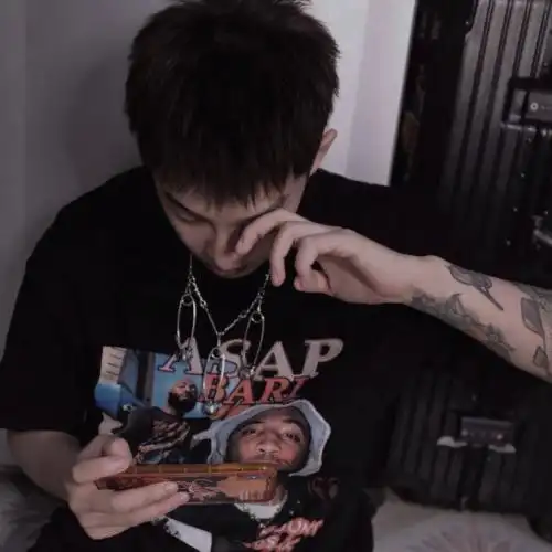 成熟头像男生真人高清男生非常的有气质