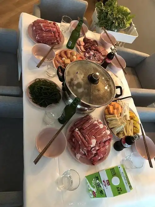 这个勉强算?超喜欢在自己家吃火锅 对我.