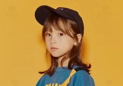 小姑娘发型简单好看又流行?10至14岁女小学生的发型有哪些? - 集结号