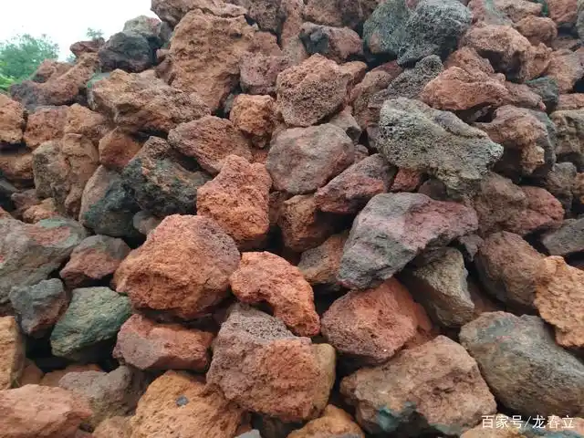 您见过这神奇的东西吗?火山岩浆凝固后的灰和石