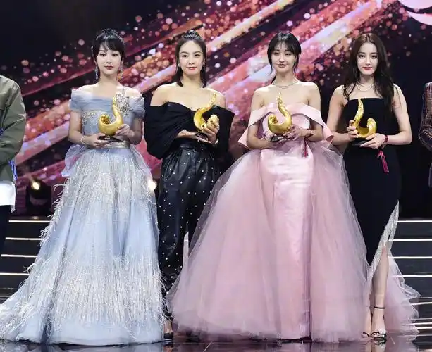 又秒了其他女星合照必赢单人照一般沈月这是什么神奇体质