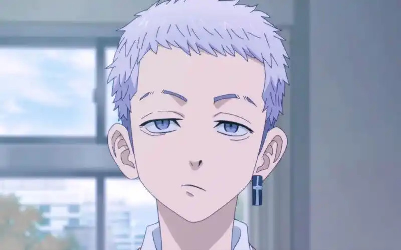 【东京复仇者】"没人能拒绝十字耳坠的银发帅哥"