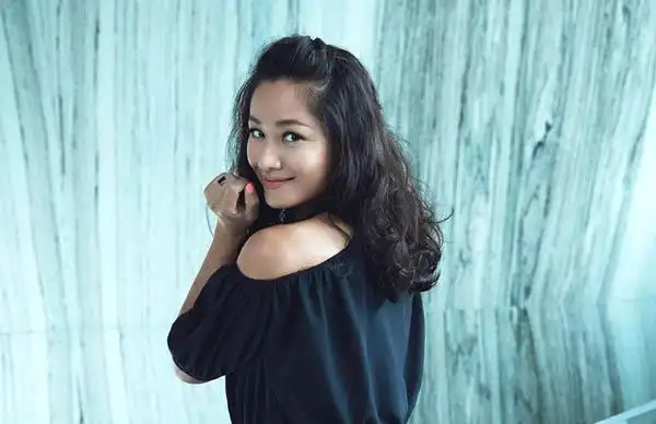 瞿颖年轻时最美照片曝光 引发众网友齐称赞美艳动人