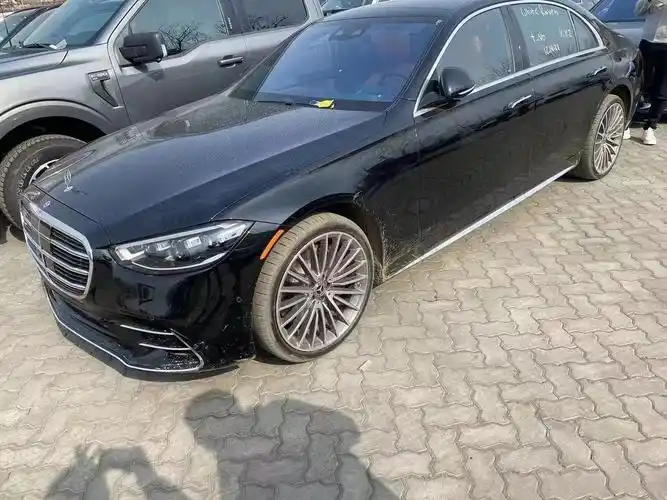 2021款奔驰s500行政豪华级轿车140万起