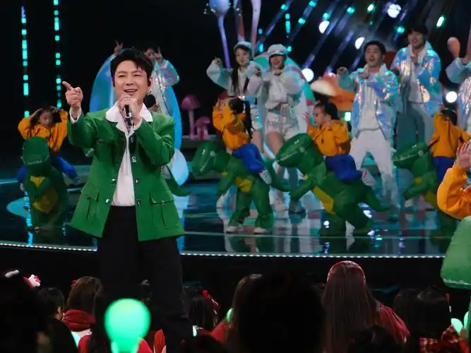 【宝石gem】湖南卫视春晚《我是一条小青龙》