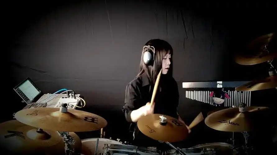 女生架子鼓演奏《突然好想你》,五月天最好听的歌曲,青春的记忆