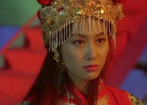 朱茵的紫霞仙子堪称永恒的经典,眼波流转,饱含深情,紫霞想必令无数人