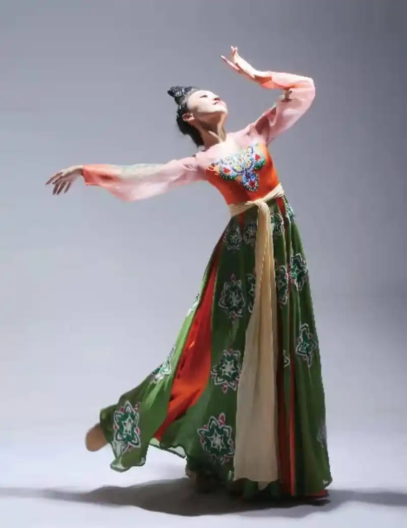 "踏歌起舞"中国古典舞专场晚会展现中国舞蹈艺术之美