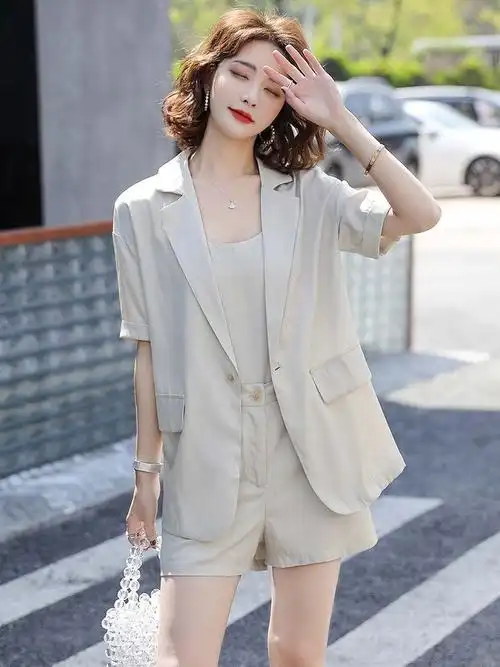 西装短裤套装女夏装2021年新款洋气小个子显高气质时尚短袖三件套