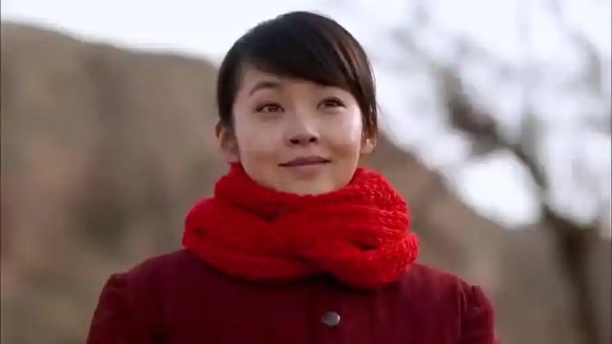 温州一家人:戏中丈夫出车祸被抬回家,张佳宁这一跪触动心弦