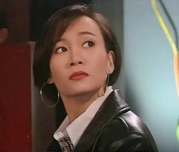 出道即巅峰!tvb资深艺人商天娥自曝三次登台献唱费用够生活一年