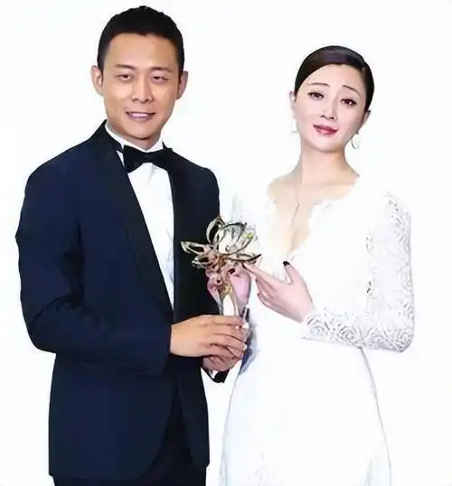 "痴情影帝"张译,照顾植物人初恋10年,娶二婚妻子成丁克_吴京_时候