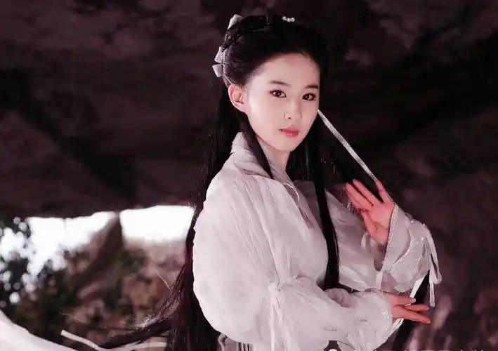 刘亦菲原声台词大获好评,终于不再满屏都是"季冠霖"_南烟斋笔录