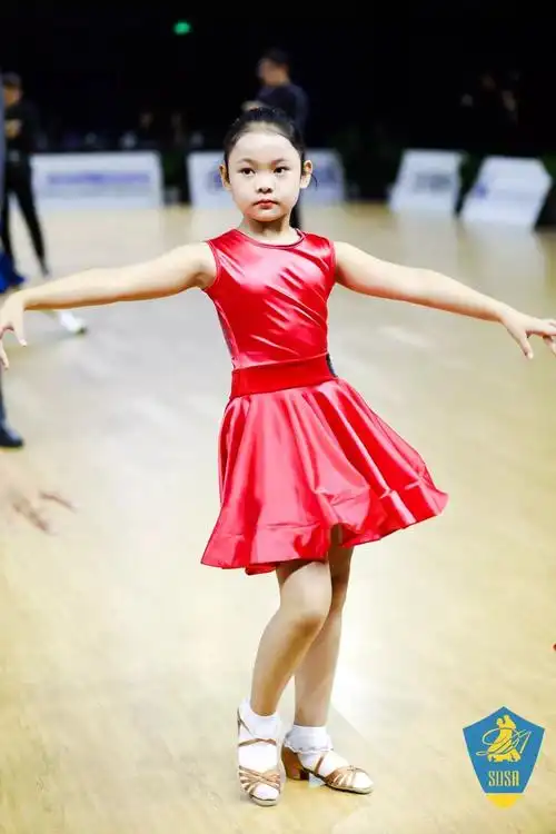 8岁以下女子单人精英组拉丁舞决赛10岁以下女子单人精英新秀组拉丁舞