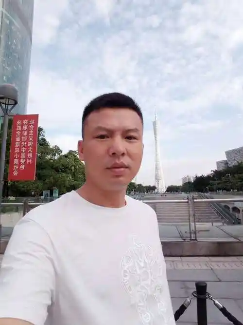 40岁离异男征婚照片(id:427642)_广东茂名征婚交友_我主良缘网