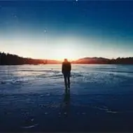 留孤单背影的帅哥头像