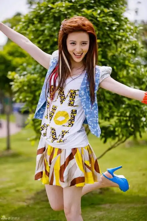 组图:《金枝玉叶》开播 田海蓉赵子琪张萌姐妹情深_高清图集_新浪网