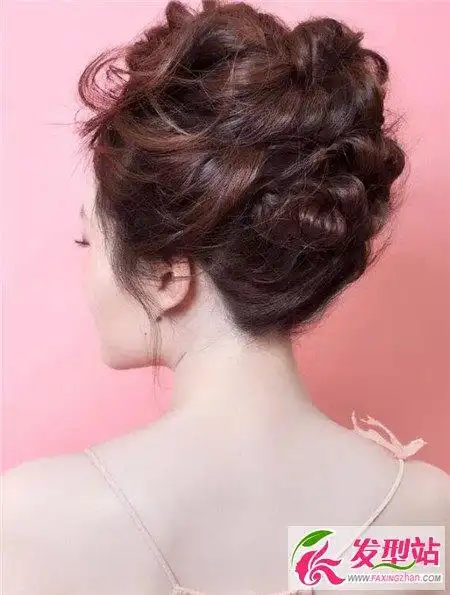 知性典雅气质盘发 制造慵懒女人味_发型站_最新流行发型设计发型图片