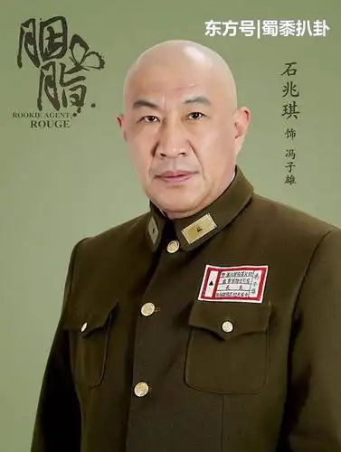 因《凯旋在子夜》出名,与朱琳两次扮演情侣,硬汉形象深入人心!