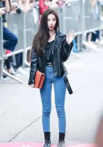 weibo) 不光身材好 颜值高 宣美