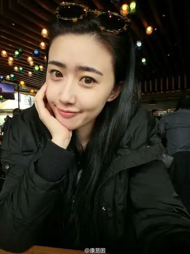 "人大校花"康逸琨晒新照_环球视野_新闻论坛_万户论坛