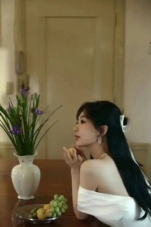 解锁新风格的杨紫,美背可太绝了!_动作_健身_背部