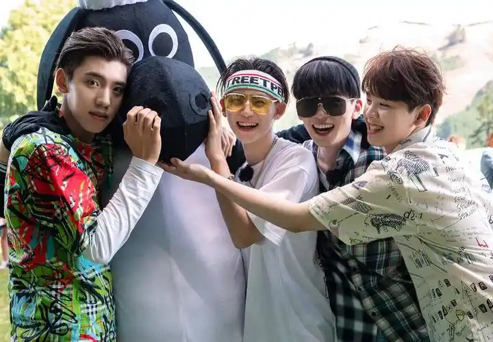 【青春的花路――小鬼专楼】少年的魔力,是无所畏惧,逆着风带上爱再次