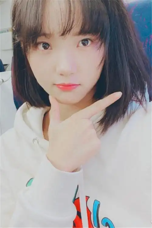 吕小雨壁纸图片,温柔甜美小可爱