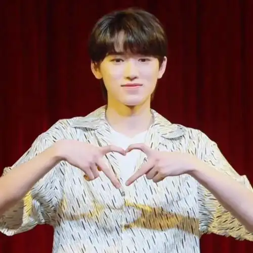 小轩又去央视录节目了我带着宋亚轩幼崽时期的人民大会堂舞台来安利