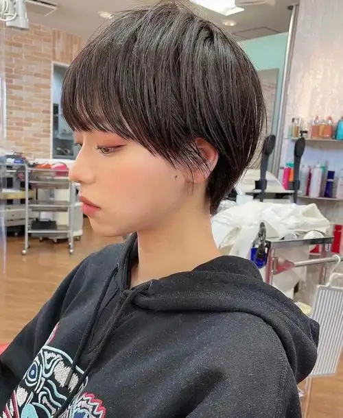 中性日系短发乖巧也帅气